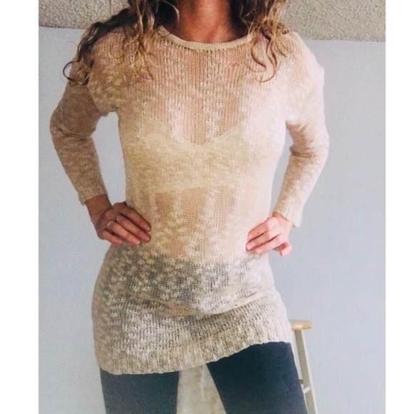 Sweaters - Knit Beige Sweater size Small 🔵🔵🔵